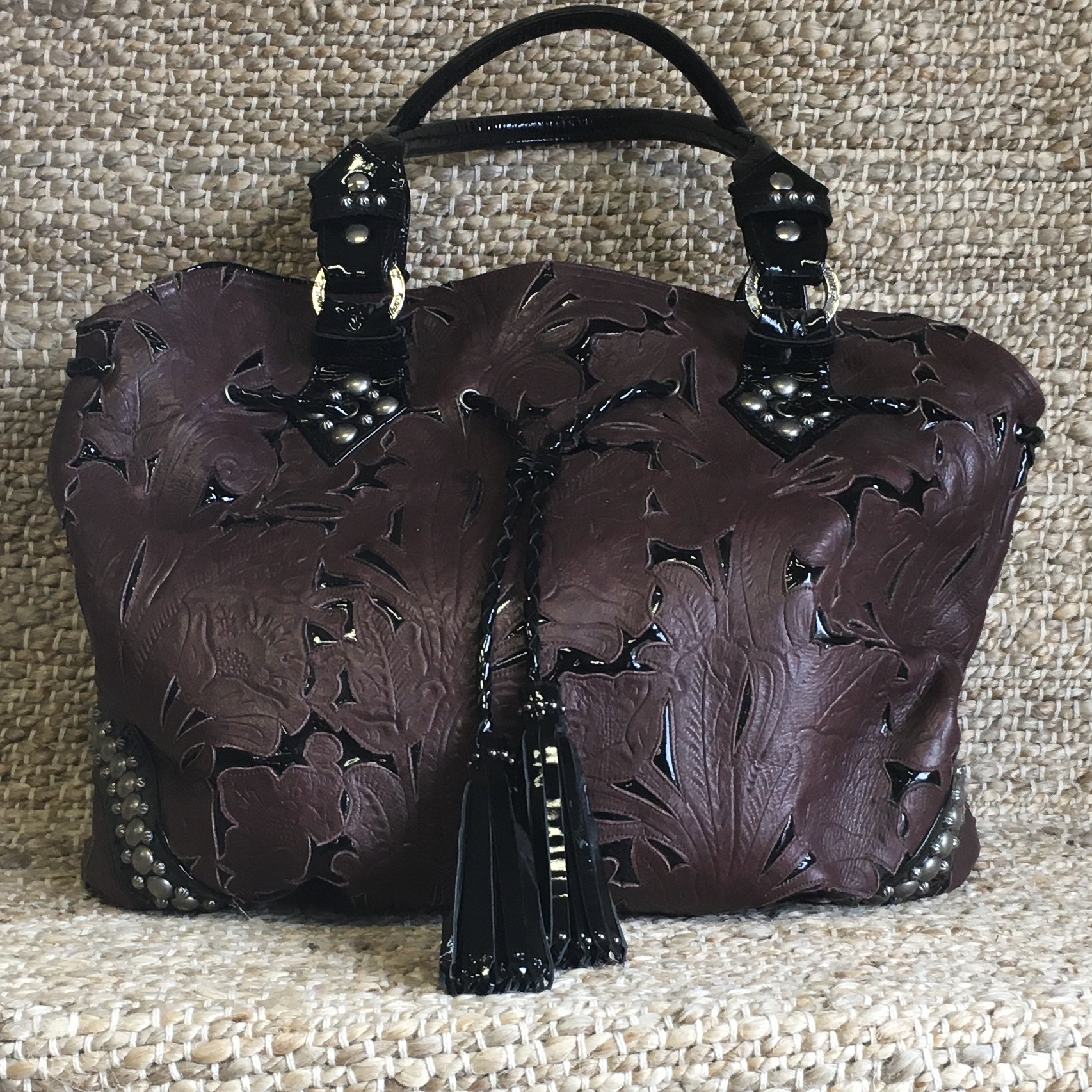 PILL TIE OVERLAY HOBO BLK PAT/SLV