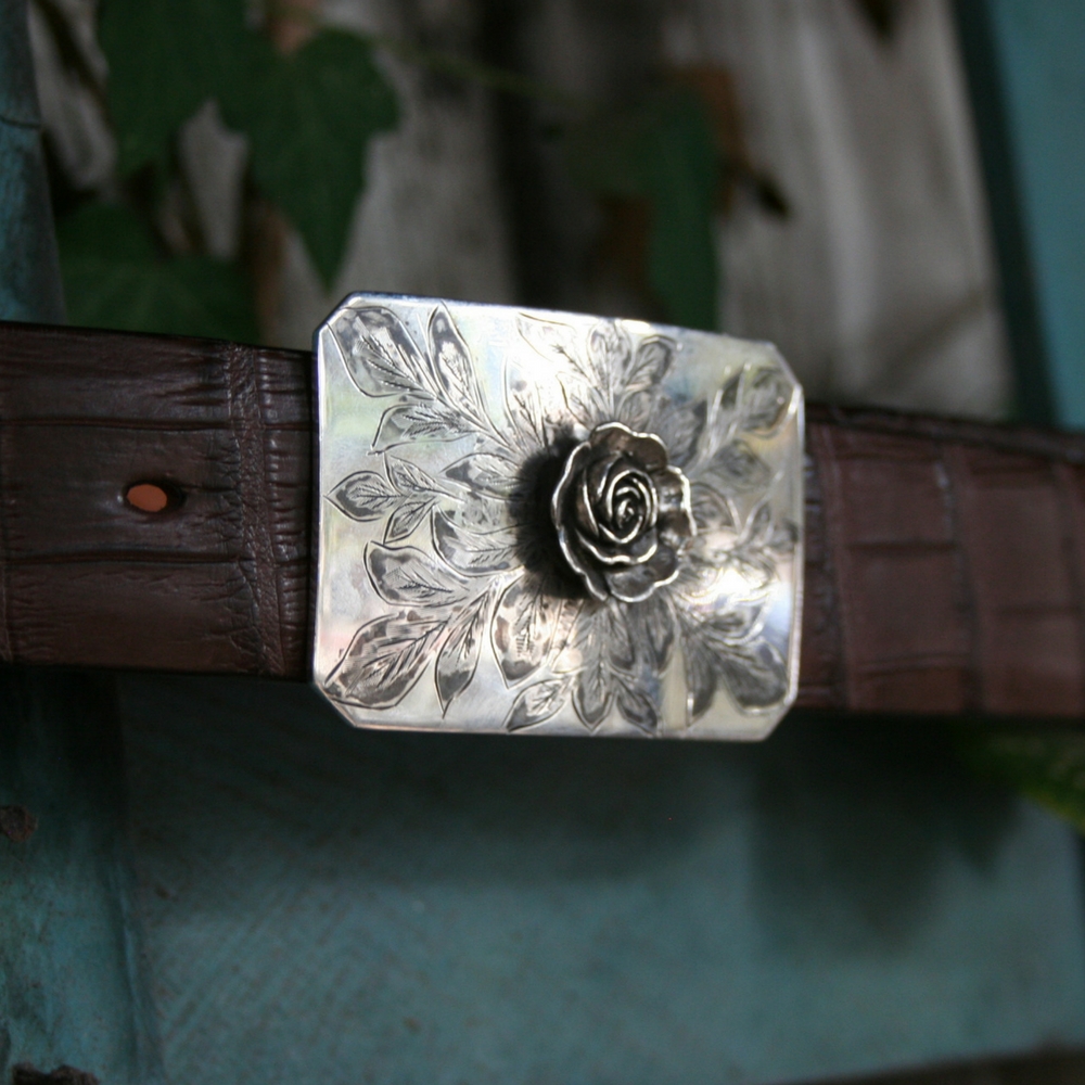 SUNSET TRAILS ENGRAVED MESA BUCKLE W/ ROSE 
