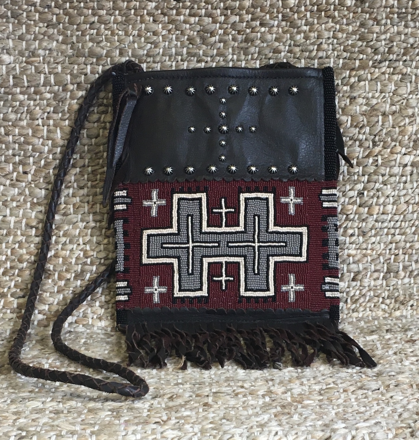LADIES CROSS BODY BEADED MESA SCENE