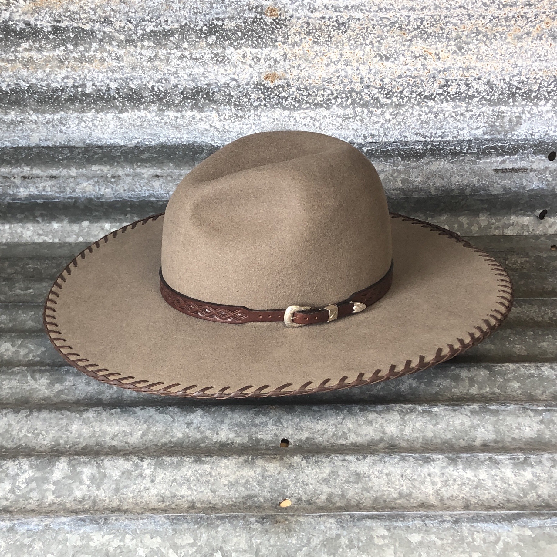 NATURAL LOW GUS WITH BRAIDED BRIM