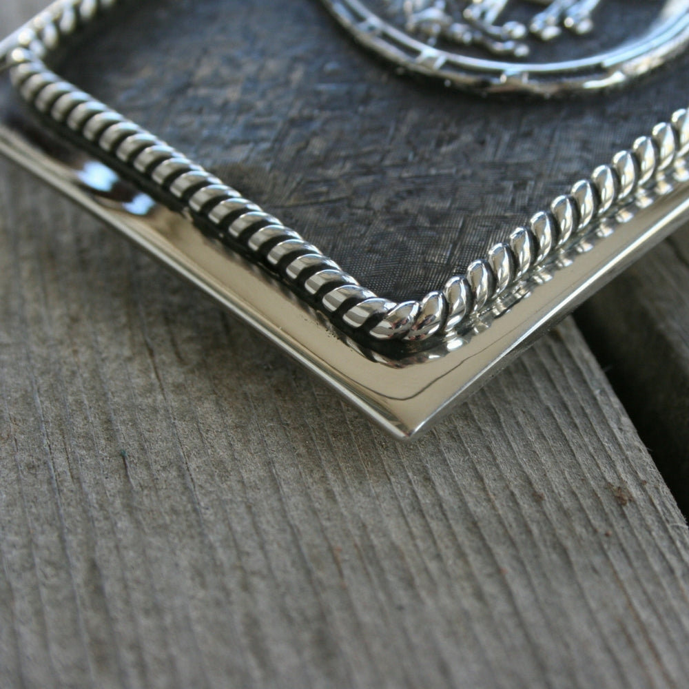 GABE CROSSHATCH BUCKLE WITH HORSESHOE AND BRONC
