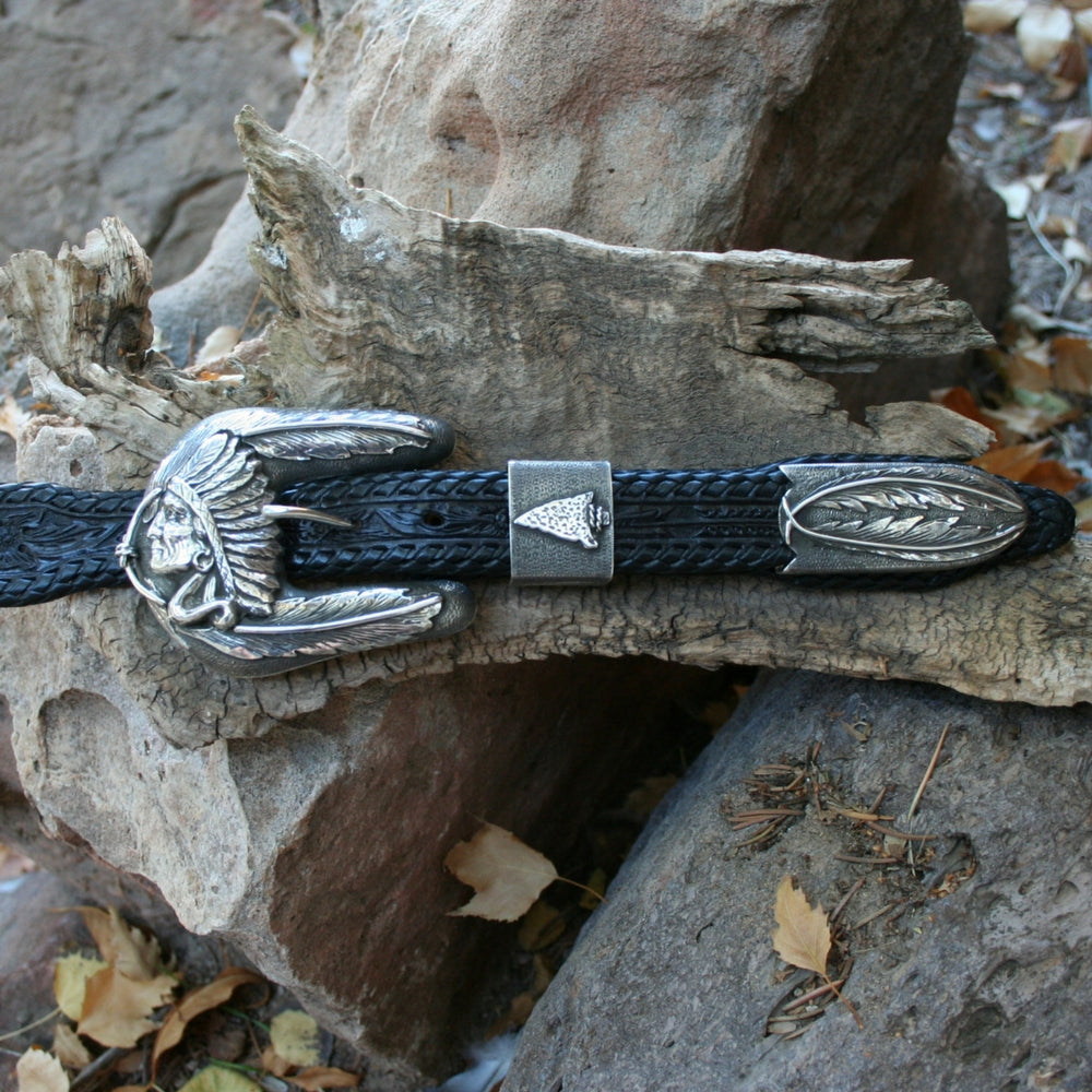 Spotted Elk Buckle Set