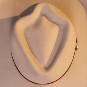 The Wayfinder - Arrowhead Crown, Belly Curl and Antique Wildrose Hatband